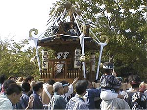 横須賀・六一会さん　八ツ棟神輿