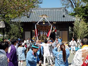 �������P